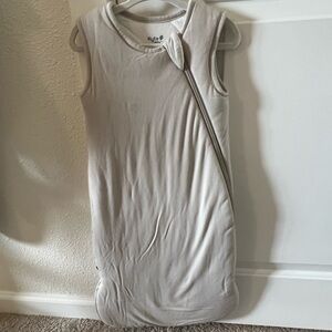Kyte baby sleep sack in Oat, size small, tog 2.5